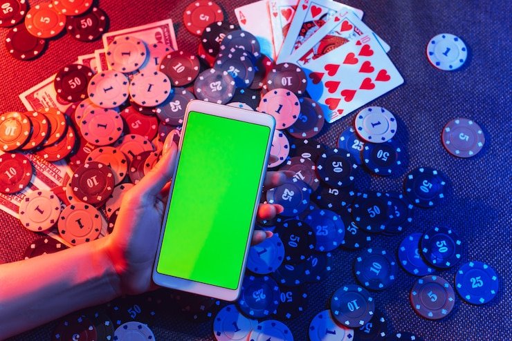 Platform monsterbola menampilkan meja dealer langsung, slot, dan taruhan olahraga di aplikasi mobile